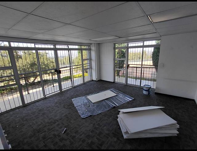 193M² OFFICE TO LET IN KYALAMI